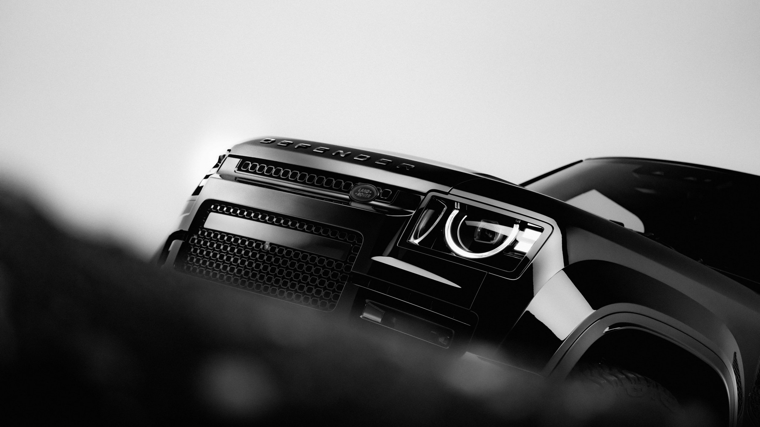 路虎经典版肌肉车Defender V8与Octa的结合
