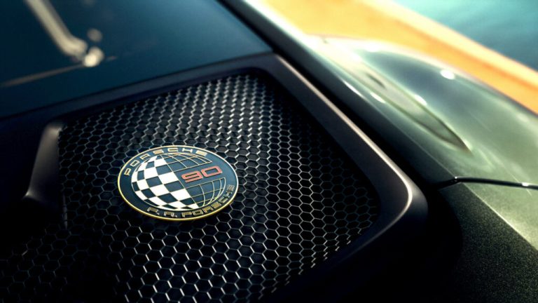 保时捷以限量90台的911 GT3向费迪南德致敬