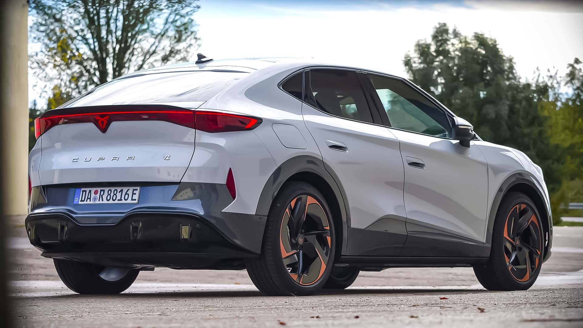 Cupra Tavascan：布鲁塞尔为电动未来解除关税壁垒