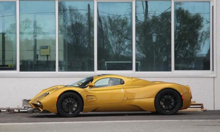 帕加尼推出独特定制Utopia，搭载Huayra R大灯