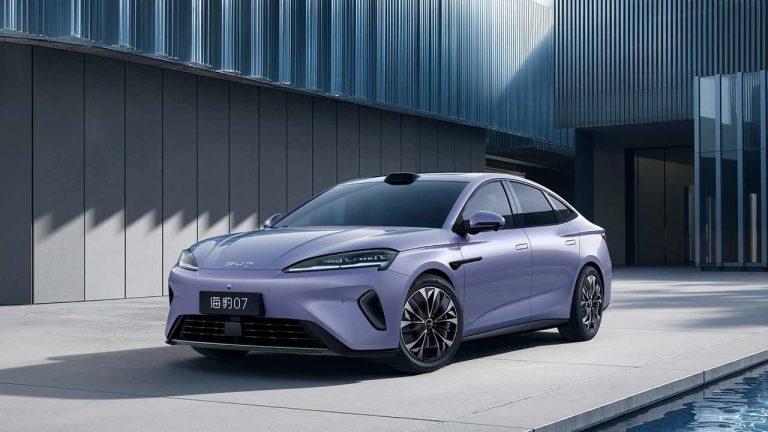 比亚迪Seal 07以激进的价格和创新技术挑战特斯拉Model 3
