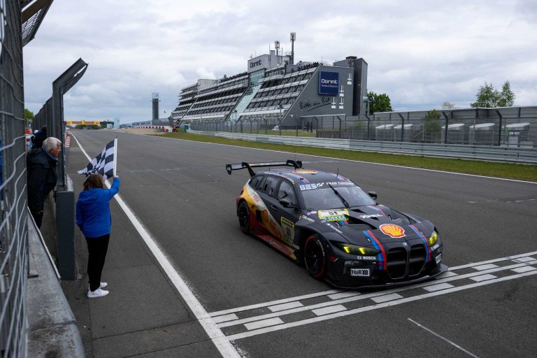 BMW M3 Touring 24H纽博格林惊艳收官：旅行车性能极限再刷新