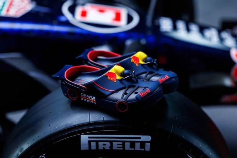 当F1遇上舒适风：红牛车队联手Crocs推出跨界联名鞋款