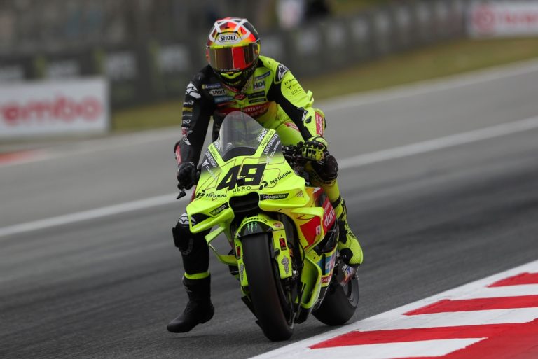 MotoGP意大利站首练：迪·詹南托尼奥雨中称雄，老将新秀齐现惊喜