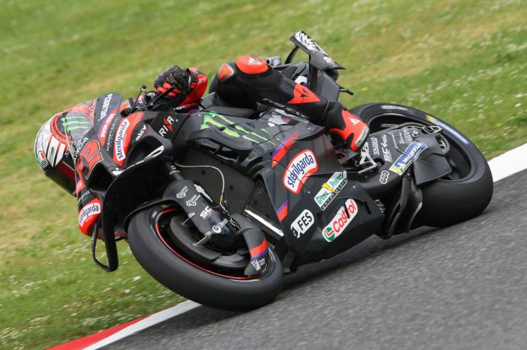 MotoGP意大利站：贝泽奇在穆杰洛领跑热身赛，竞争格局异常激烈