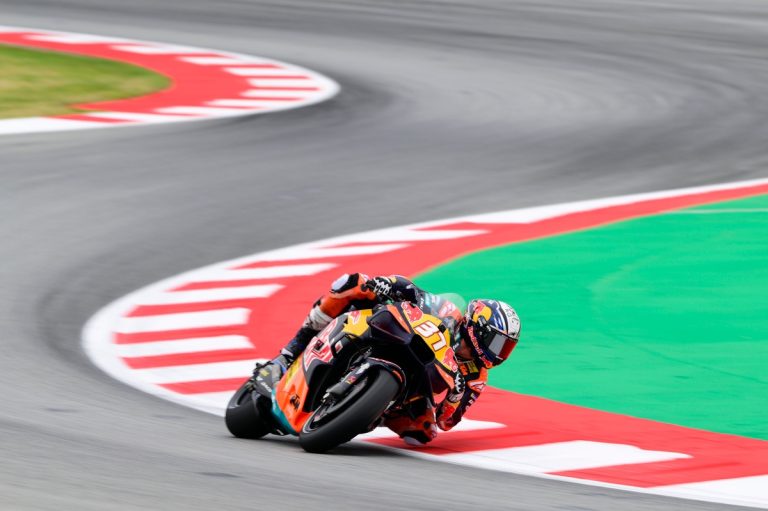 MotoGP：阿科斯塔夺加泰罗尼亚站杆位，莫比德利紧随其后强势回归