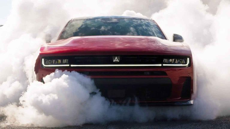 道奇Charger Hellcat：V8动力八月回归？