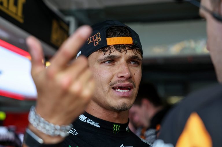 F1：迈凯伦MCL40赛车表现不稳，诺里斯直言信心受挫